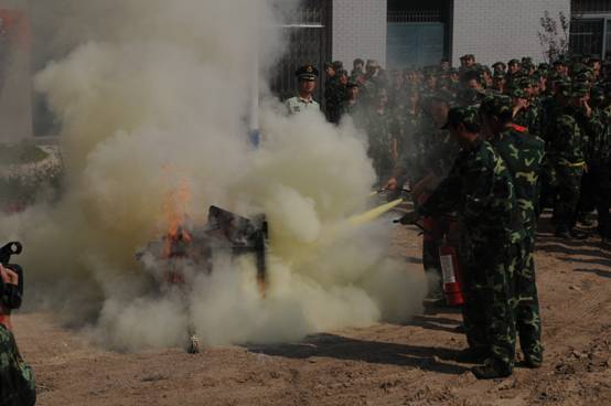 消防演练照片都是什么样子 A420DFCAA62FE2C65518D3EBA1C_ED547900_5D20.jpg